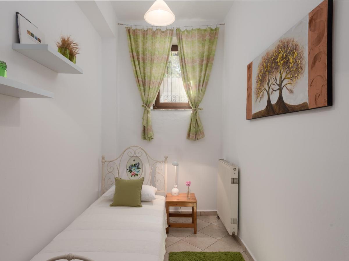 Aura Traditional Apartment Prines  Ngoại thất bức ảnh