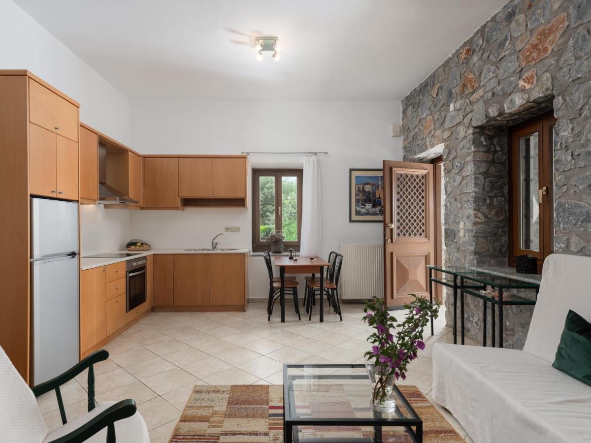 Aura Traditional Apartment Prines  Ngoại thất bức ảnh