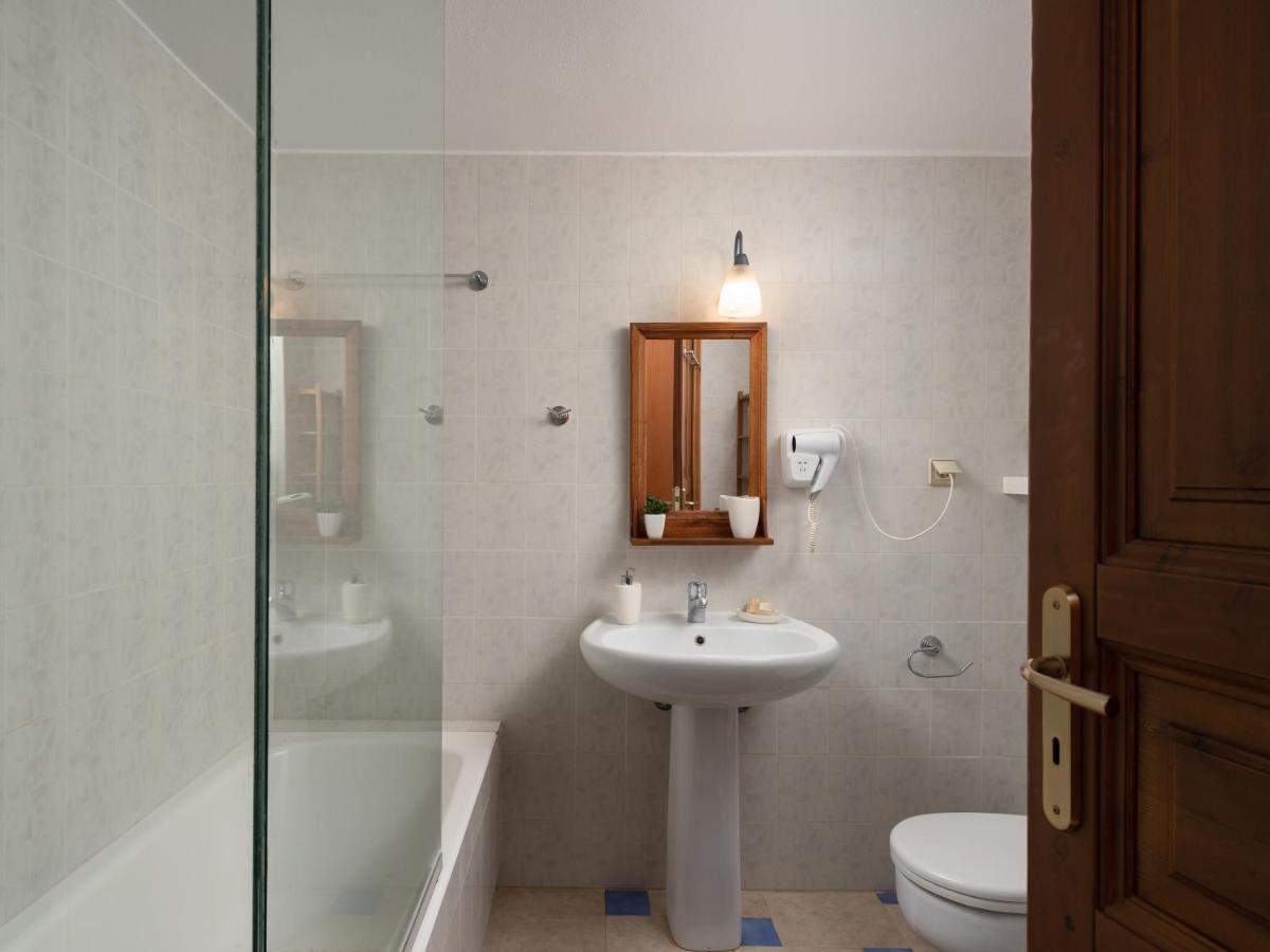 Aura Traditional Apartment Prines  Ngoại thất bức ảnh